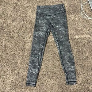 Lululemon Wunder Under size 8